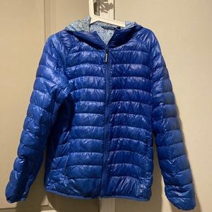 Light down-type jacket. Bought in Uniqlo.